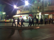 بالصور: منتصف الليلة - الشرطة الراجلة تجوب أزقة وضواحي مدينة يافا 